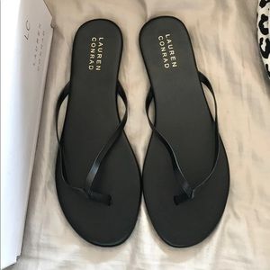 Lauren Conrad Black Flip flops size 10 NIB